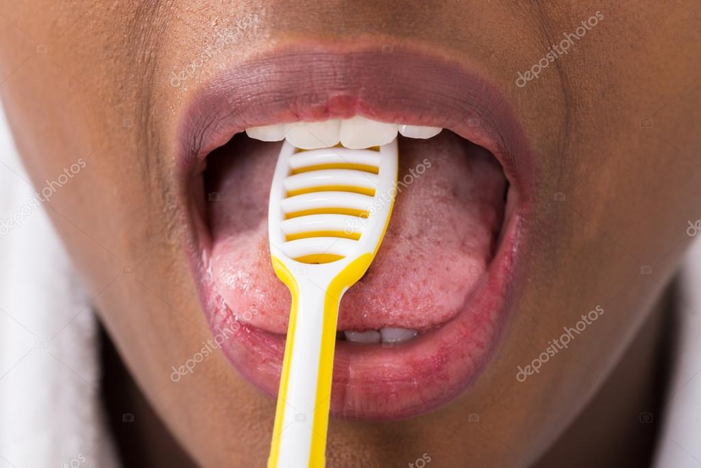 Мыть языком. Мыть языком. Чистка языка от налета. Мыть языком. Мыть языком.