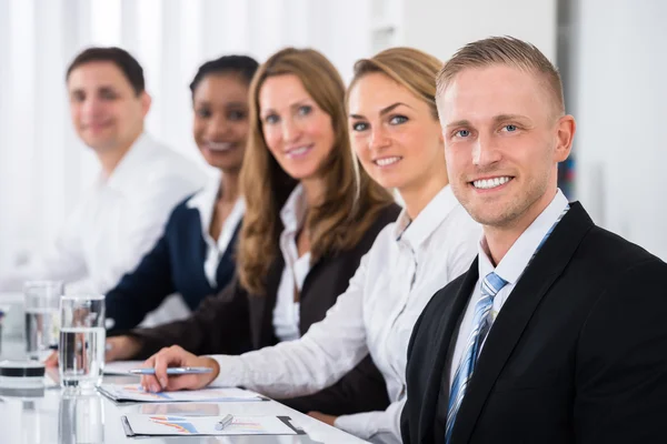 Multiétnicos Felices Empresarios Multiétnicos — Foto de Stock