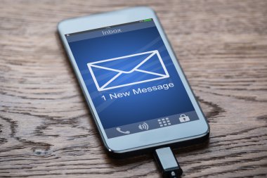 Yeni mesaj ile cep telefonu