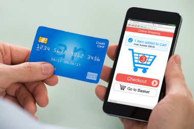 Alışveriş online üstünde hareket eden telefon