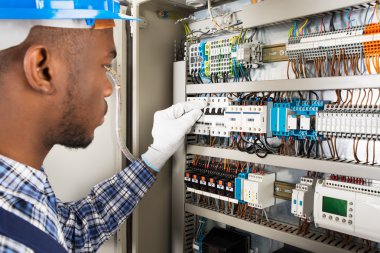 Teknisyen kontrol Fusebox