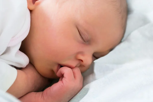 Pequeño bebé durmiendo —  Fotos de Stock