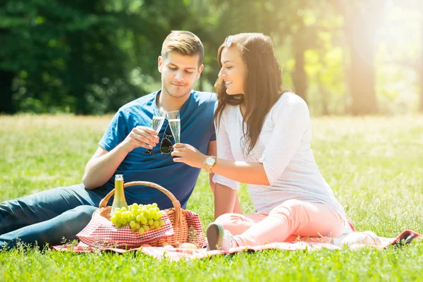 Çift kızartma bardak şampanya