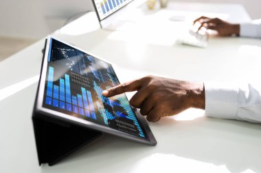 Tabletteki KPI Market Grafiği. Afrika İş Analisti