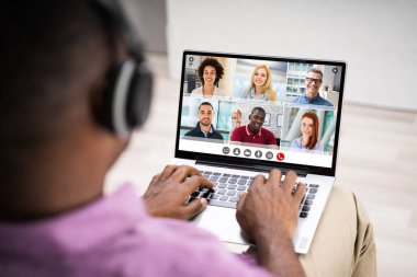 Bilgisayarda Çevrimiçi Video Konferansı Webinar