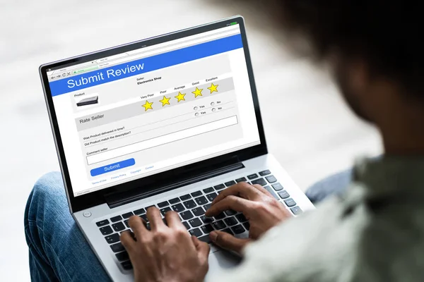 Online Survey Poll Feedback Form Laptop Computer – stockfoto