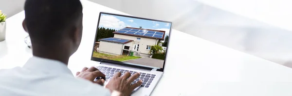 Zoek Naar Real Estate Home Huis Laptop Computer — Stockfoto