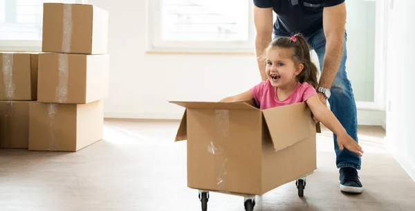 Happy People Moving New House Home — Stock Photo, Image