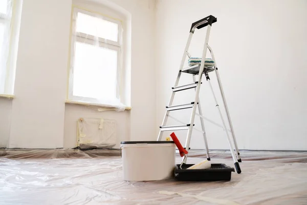 House Wall Paint Inside. Maintenance Painting Service