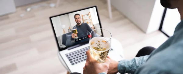 Online Virtual Beer Drinking Party Laptop — Stock Photo, Image