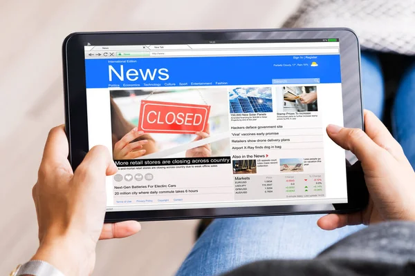 Watching News Tablet Computer Reading Articles — Stock Photo, Image