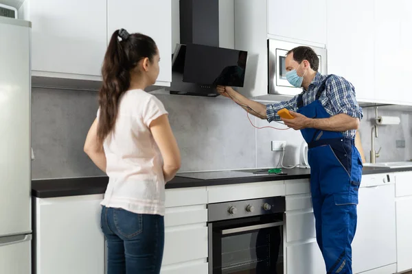 Home Extractor Appliances Installation Repair Face Mask — Stock Photo, Image