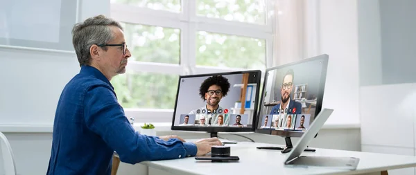 Téléconférence Vidéo Affaires Travaillant Sur Plusieurs Ordinateurs Portables — Photo