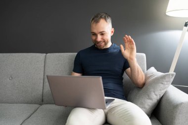 Çevrimiçi Video Konferansı Röportaj Bilgisayarda