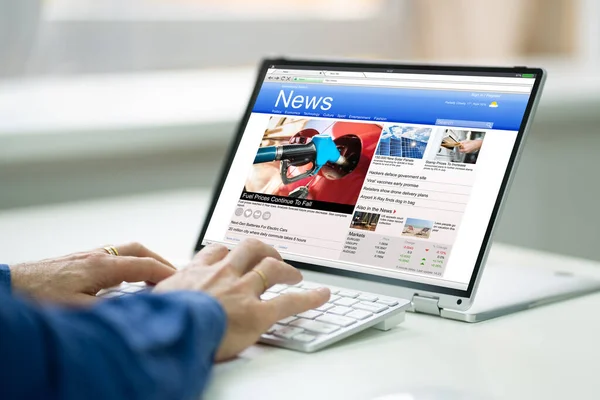 Digital Newspaper Convertible Laptop Screen Online News — Stock Photo, Image