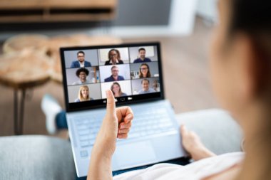 Dizüstü bilgisayarda canlı Elearn Video Konferansı Webinar