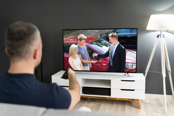 Hombre Streaming Viendo Película Pantalla — Foto de Stock