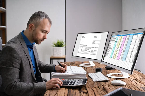 Professionele Accountant Man Doen Belastingen Business Audit — Stockfoto