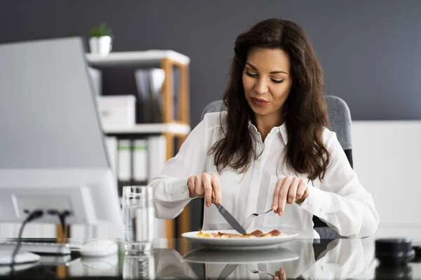 Virtual Office Lunch Break Using Online Video Conference — Stock Photo, Image