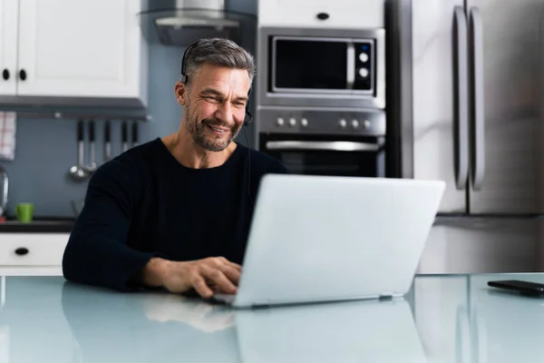 Boxer Videokonferenzschaltung Home Office — Stockfoto