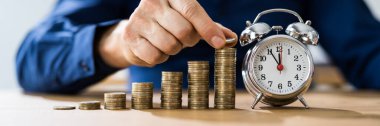 Çabuk para. Kronometre ve Nakit Büyüme ve Sigorta