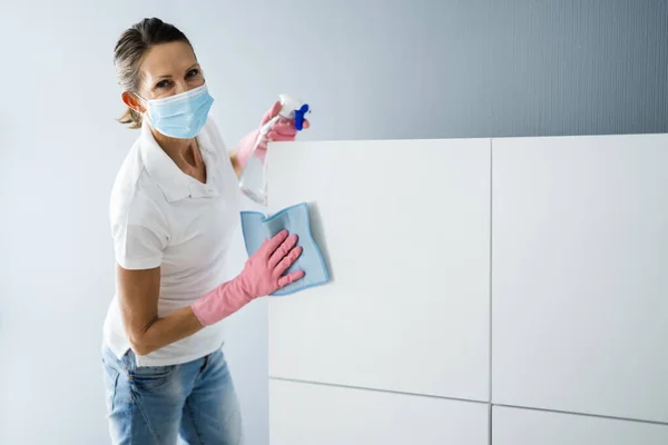 Professional Janitor Office Cleaning Service Face Mask — Stock Photo, Image