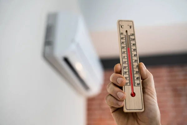 Condición Del Aire Del Hogar Pared Termómetro Con Baja Temperatura — Foto de Stock