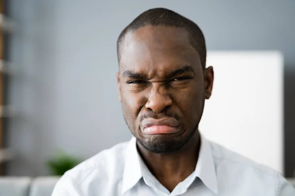 Trieste Gefrustreerde Afro Amerikaanse Man Ongelukkig Gezicht — Stockfoto