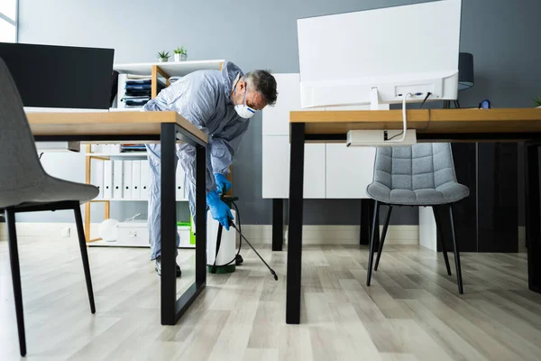 Pest Control Exterminator Man Spraying Termite Pesticide Office — Stock Photo, Image