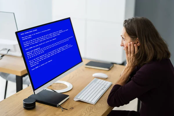 Inggris Blue Bsod Error Computer Serangan Malware — Stok Foto