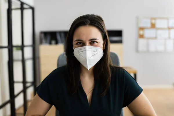 Woman Office Reception Ffp2 Face Mask — Stock Photo, Image