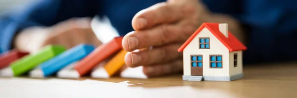 Home Assicurazione Protezione Effetto Catena Domino — Foto Stock