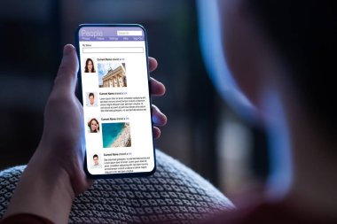 Çevrimiçi Sosyal İnternet Sitesi Cep Telefonu ya da Cep Telefonu