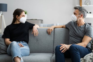 Erkek ve Kadın Sosyal Mesafesi