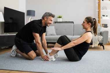 Çekirdek egzersizi. Evde Aile Eğitimi