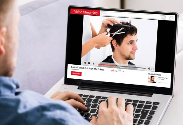 Κομμωτήριο Hair Holding Online Video Class Φυσικά — Φωτογραφία Αρχείου