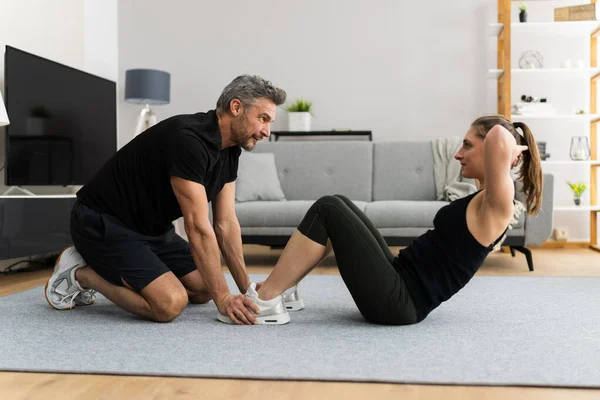 Çekirdek egzersizi. Evde Aile Eğitimi