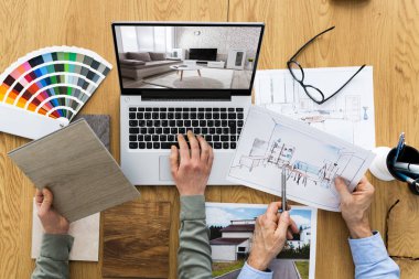 Tasarım için bilgisayar kullanan Ev Tasarımcısı ve Dekoratörleri