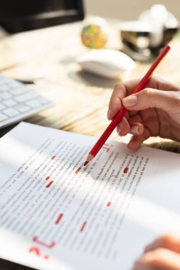 Betik Metni Hatası Dilbilgisi Düzeltme ve Düzeltme