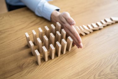 Domino Sonbaharı Önleme ve El Kullanmayı Durdur