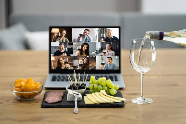 Cena Virtual Degustación Vinos Línea Utilizando Ordenador Portátil — Foto de Stock