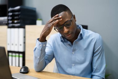 İçki ve akşamdan kalmalıktan sonra kötü duruş bozukluğu ve yorgunluk.