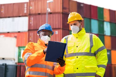 Endüstriyel Lojistik Mühendisi ve Teslimat Yöneticisi Yüz Yüze