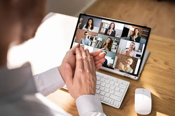 Entrevista Reunião Conferência Virtual Escritório Aplaudindo — Fotografia de Stock