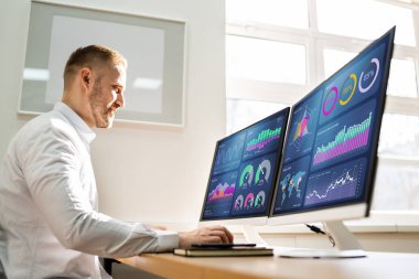 Bilgisayar Ekranındaki Akıllı Pazarlama Verisi