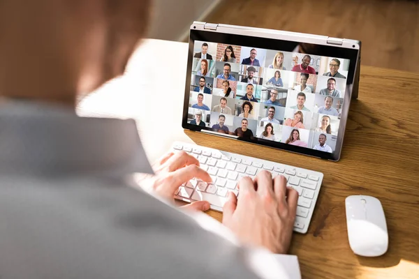 Εικονική Παρουσίαση Των Επιχειρήσεων Videoconferencing Στην Υβριδική Οθόνη — Φωτογραφία Αρχείου