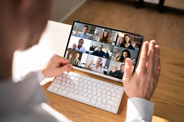 Entrevista Videoconferência Virtual Escritório Acenando Mão — Fotografia de Stock