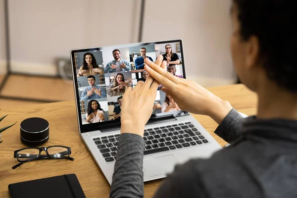 Reunião Line Computador Usando Linguagem Sinais — Fotografia de Stock