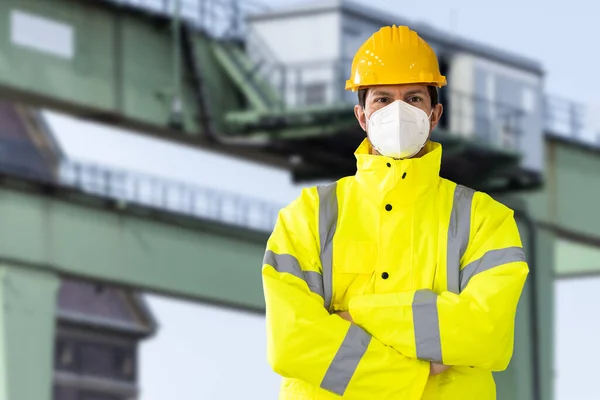 Engenheiro Industrial Vestindo Máscara Facial Covid Ffp2 — Fotografia de Stock