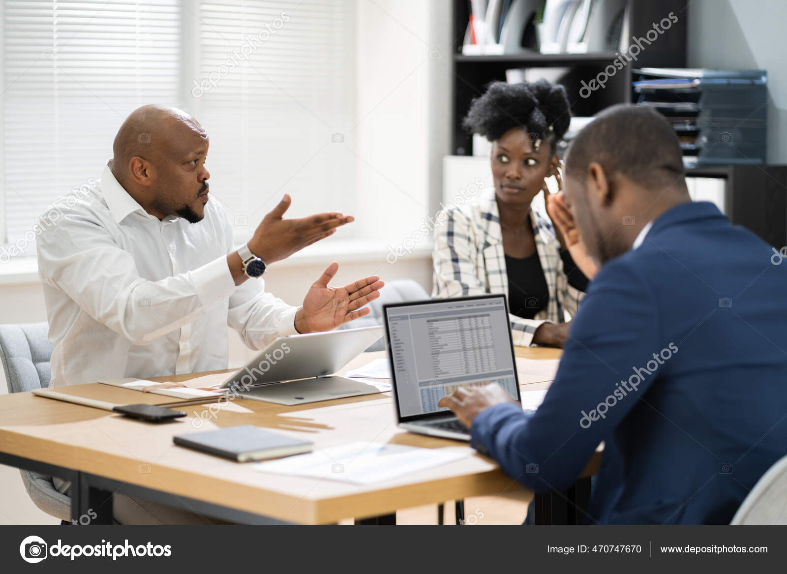 Angry Office Business Meeting Argument African Group Arguing ...